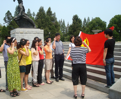 將軍故里慕英魂，野秀天臺搏激流——東信醫(yī)藥黨支部2012年端陽“...