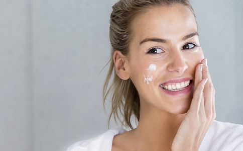 冬天腿部皮膚干燥怎么辦? 四步潤(rùn)滑保養(yǎng)腿部肌膚